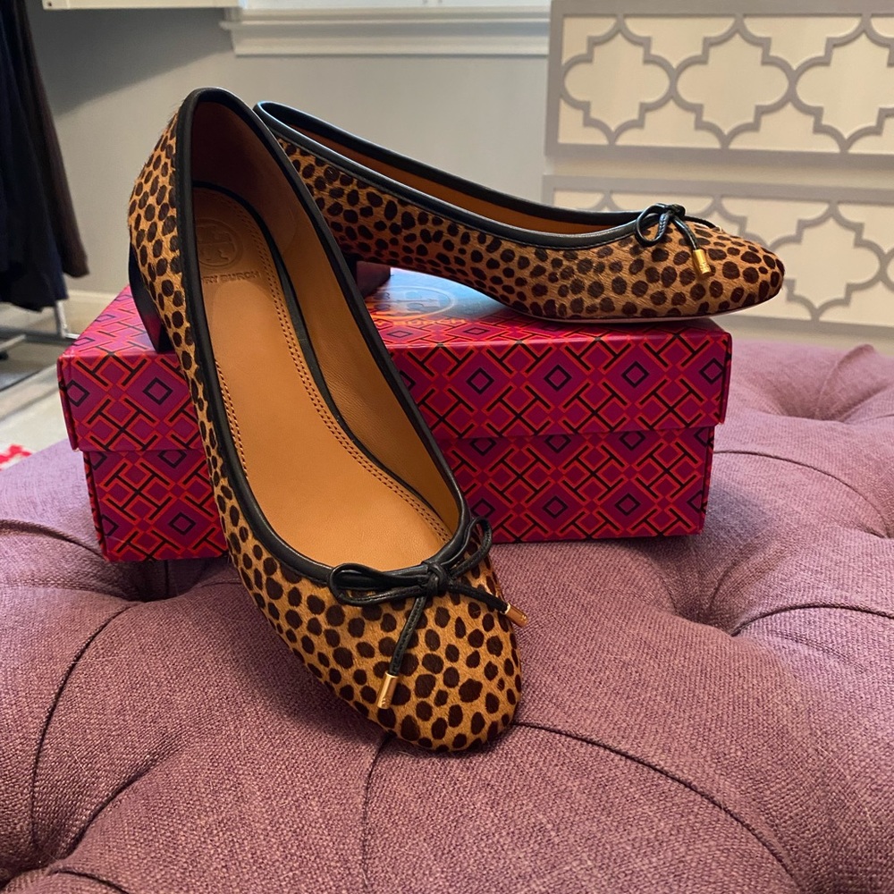 Tory Burch Leopard Brooke Bow Ballet - 25mm Heel - New In Box, Size 8
